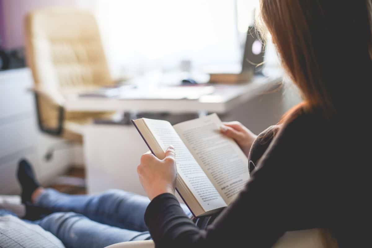 تعرف على موضوع القراءة واهميتها