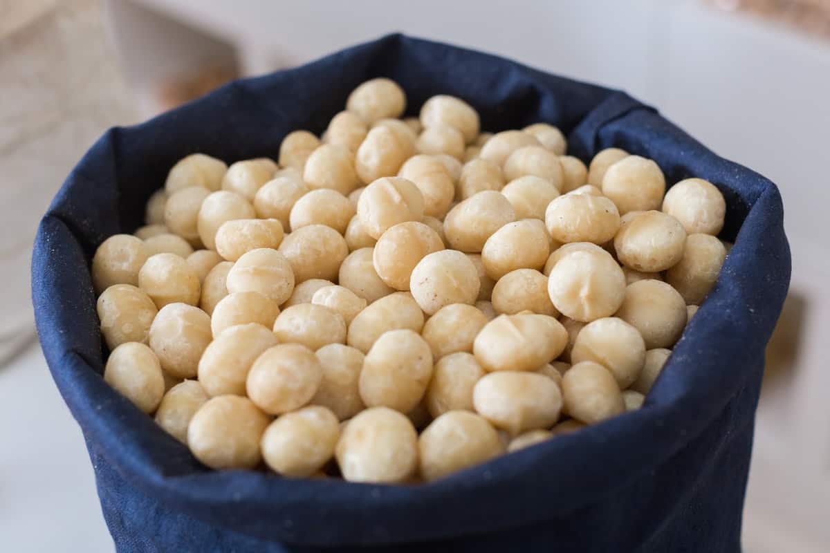 فوائد المكاديميا وقيمتها الغذائية