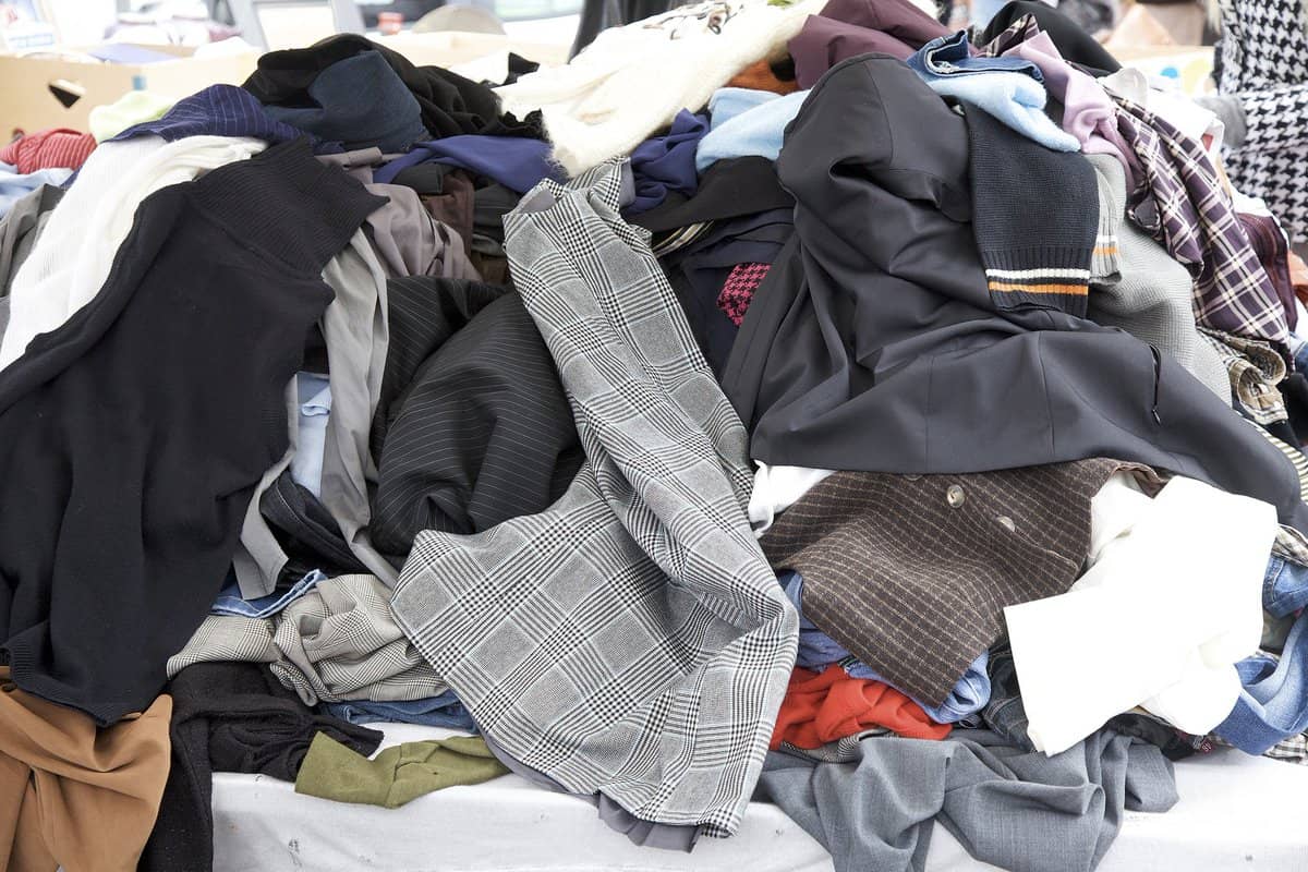 دليل اماكن بيع الملابس المستعملة في الشارقة