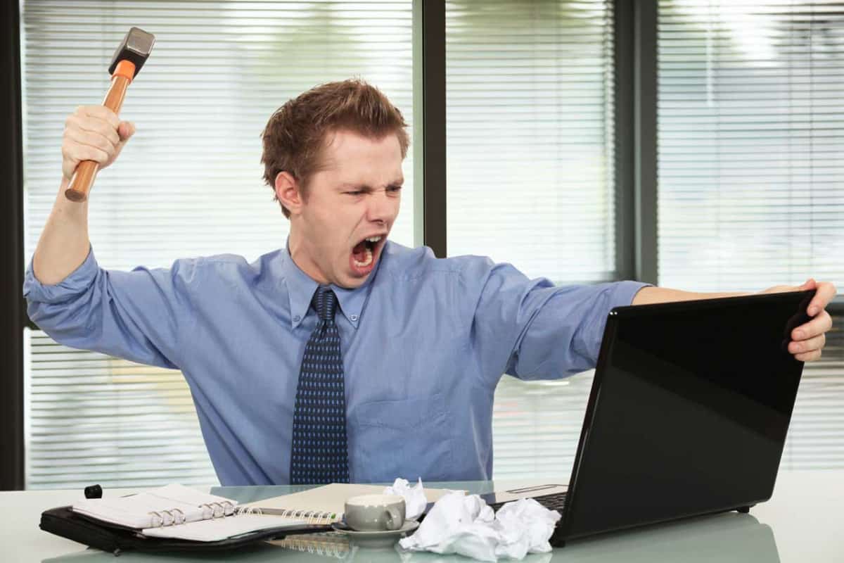 بحث عن قضايا العمل وبعض الأمور المتعلقة بها