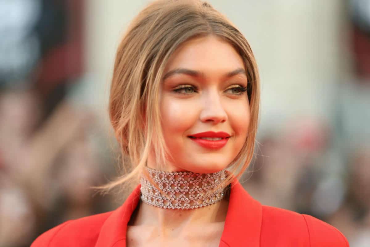 من هي جيجي حديد