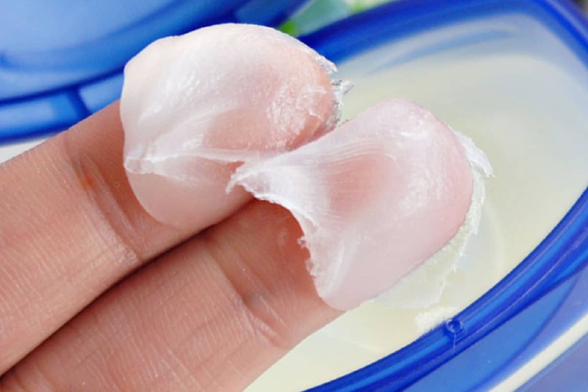 ما هي فوائد الفازلين للشعر