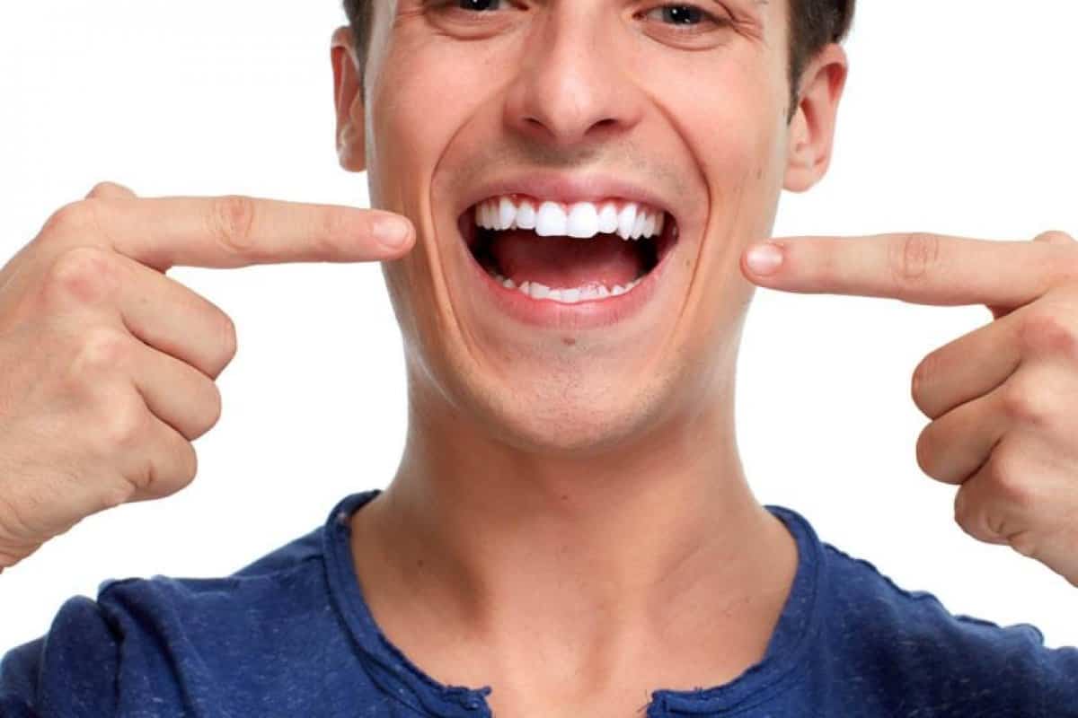 كيف ابيض اسناني بطرق صحية