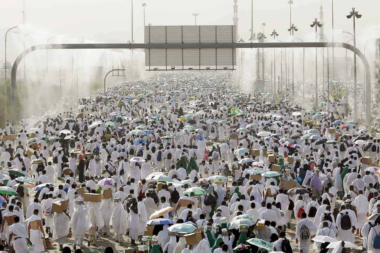 أمير مكة يعلن عن القبض على 15 شخصًا حاولوا إدخال الحجاج بطرق مخالفة