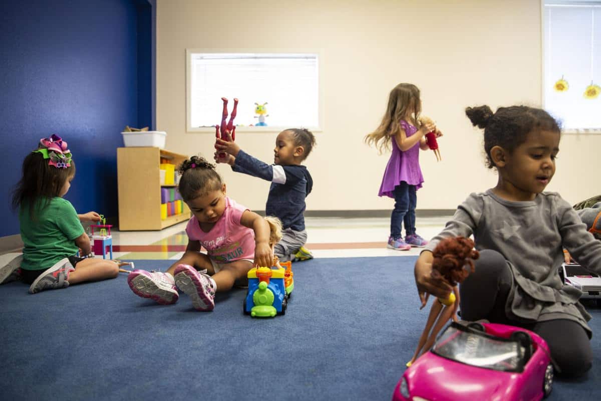 دليل افضل حضانة في الشارقة لهذا العام ينصح بتسجيل الأطفال بها