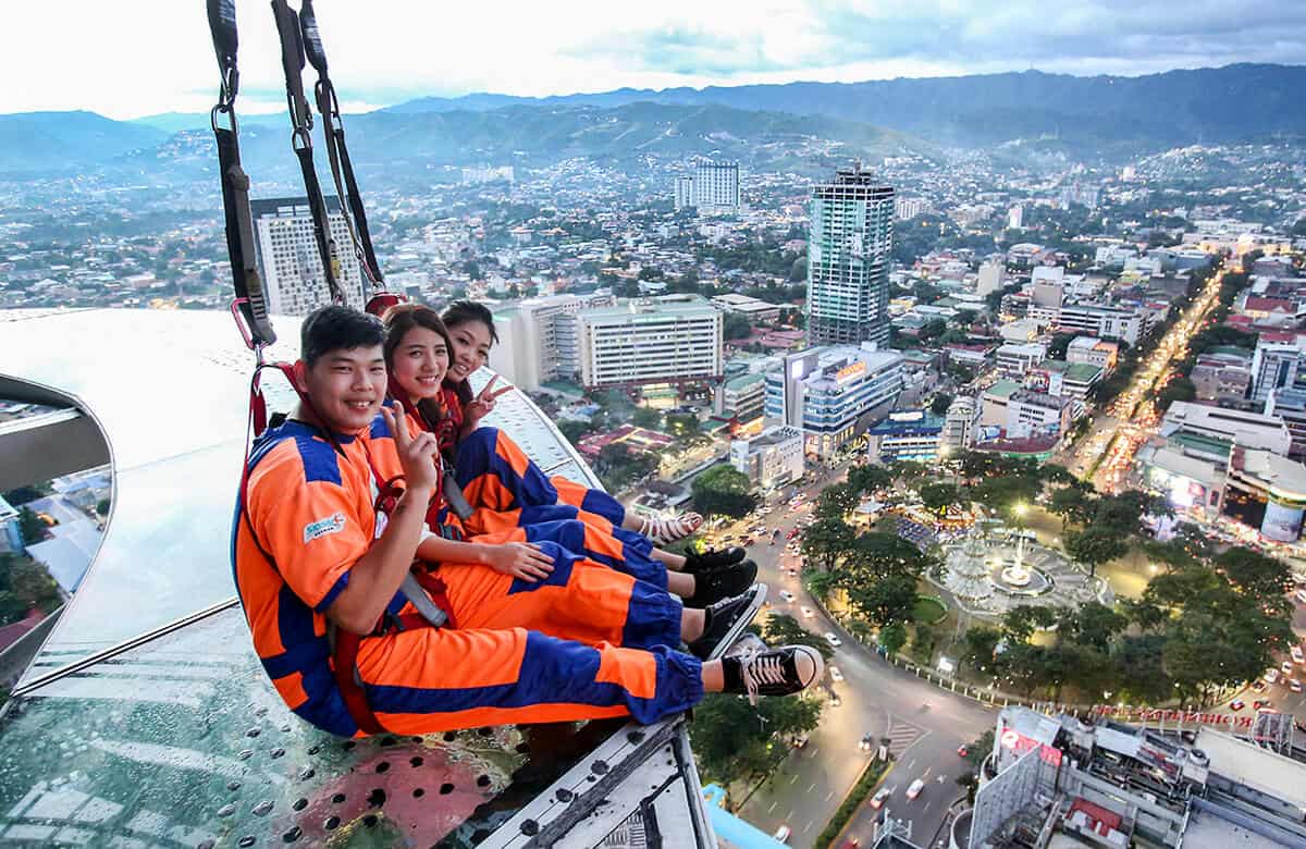 المغامرة بتجربة الطيران بالسماء أعلى مجموعة فنادق Crowns المغامرة بتجربة الطيران بالسماء أعلى مجموعة فنادق Crowns