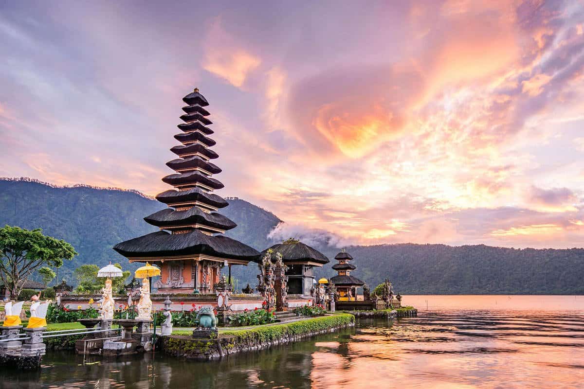 كم تكلفة السياحة في اندونيسيا لشخص واحد