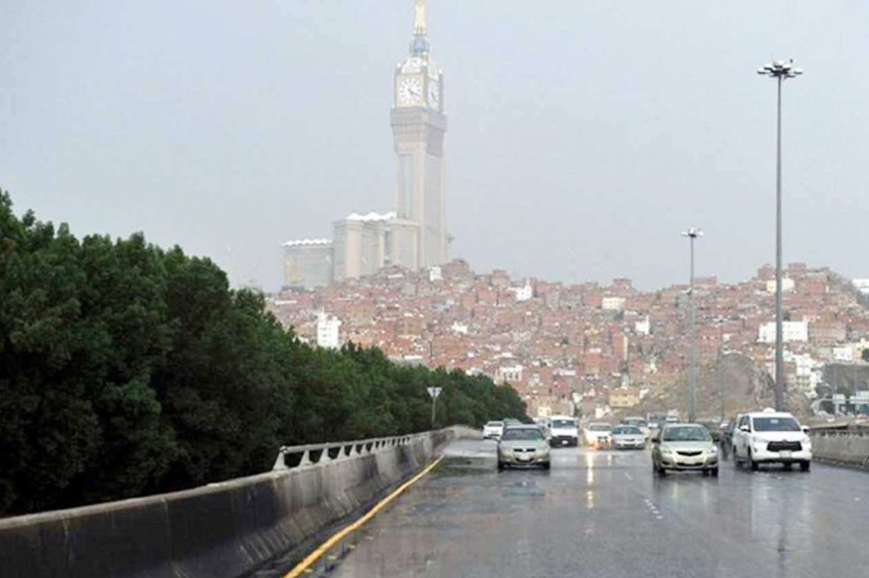 توقعات بطقس عيد الأضحى وتحذيرات من سقوط أمطار غزيرة