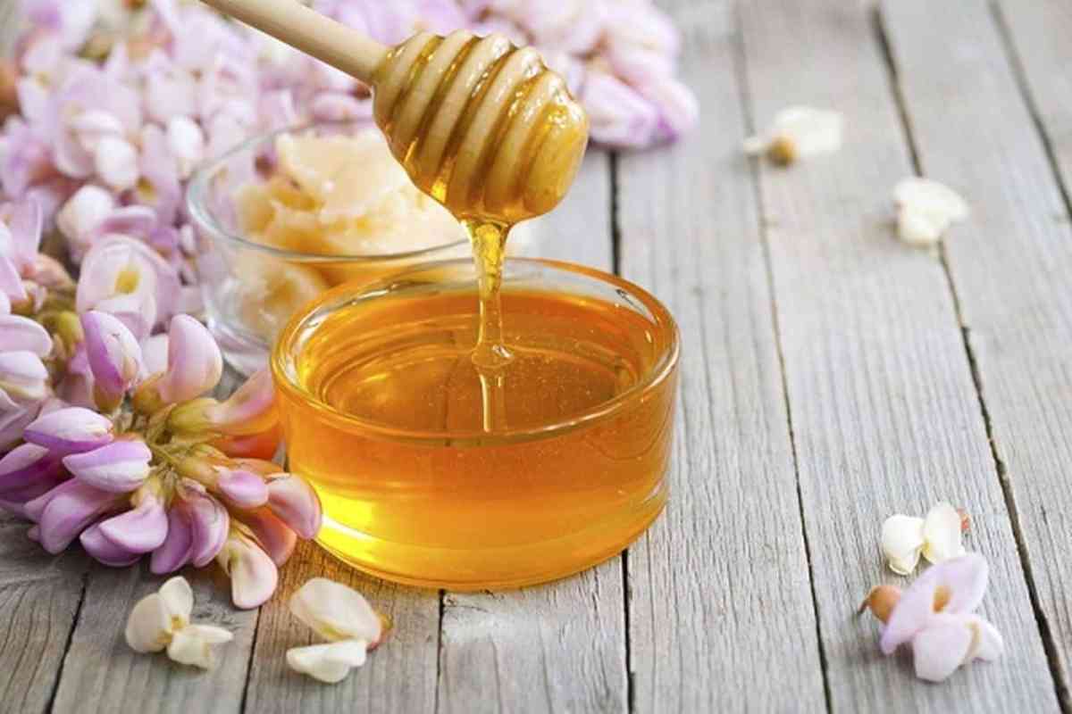 فوائد أكل العسل على الريق