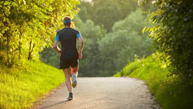 فوائد المشي ساعة يوميا للصحة والجسم