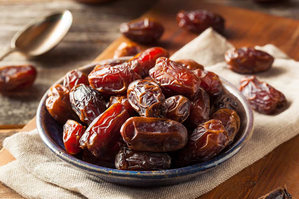 ما هي فوائد التمر على الريق