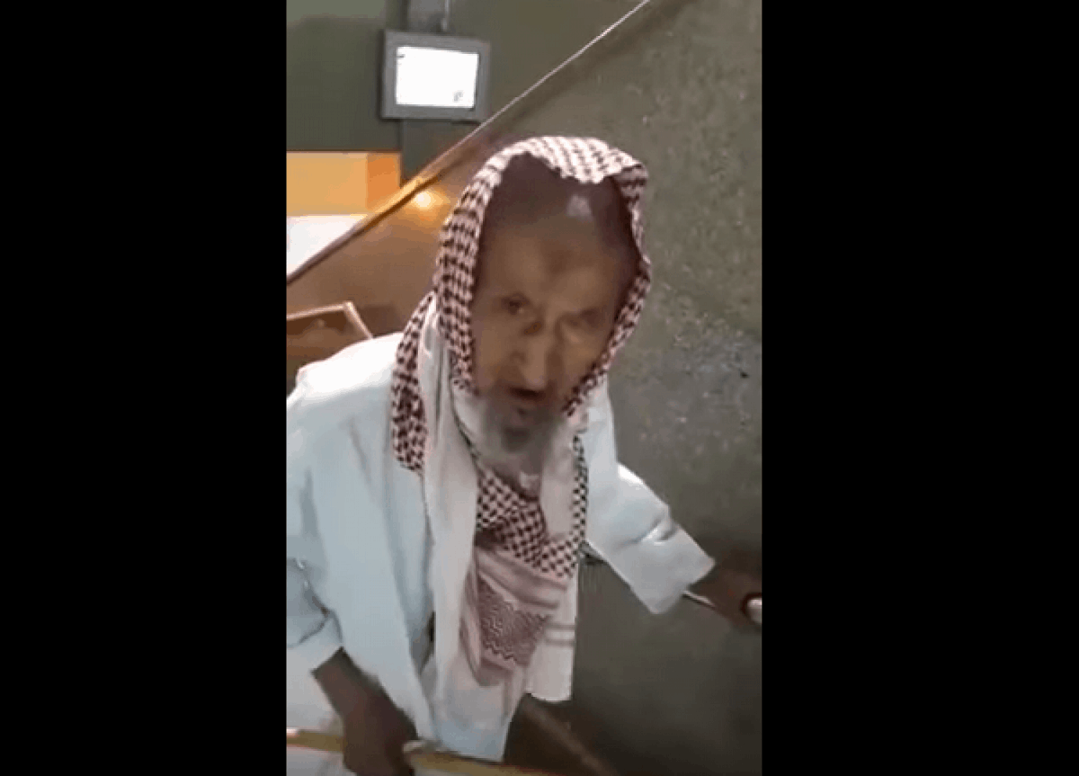 بالفيديو.. 3 نصائح من معمر سعودي عمره 129 عامًا
