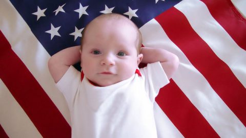مميزات وتكاليف الولادة في امريكا