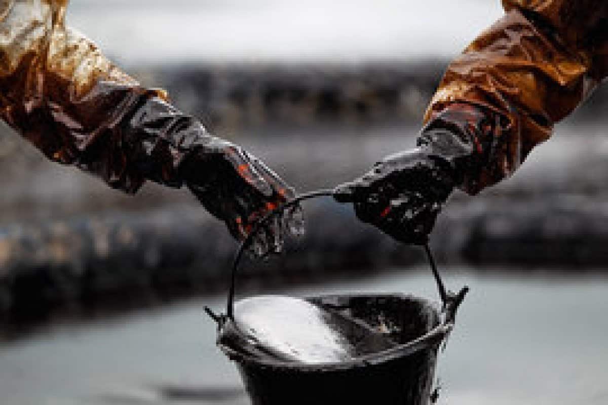 بحث عن النفط ومراحل استخراجه