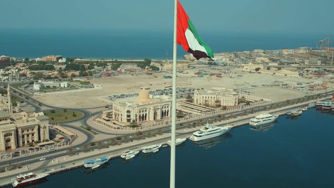 معلومات عن جزيرة العلم في الشارقة