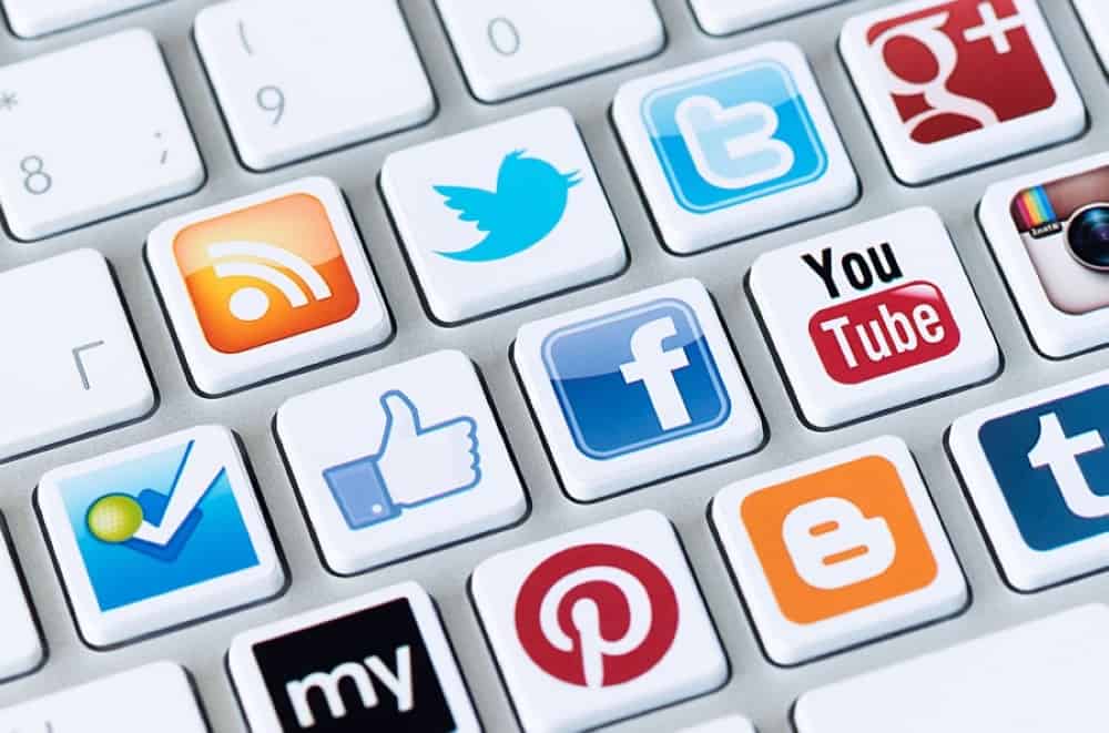 ما هي وسائل التواصل الاجتماعي وأنواعها ومميزاتها