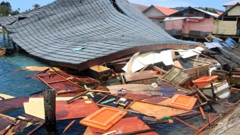 بالصور…مصرع 30 شخصاً وإصابة 156 بجروح في زلزال ضرب إندونيسيا