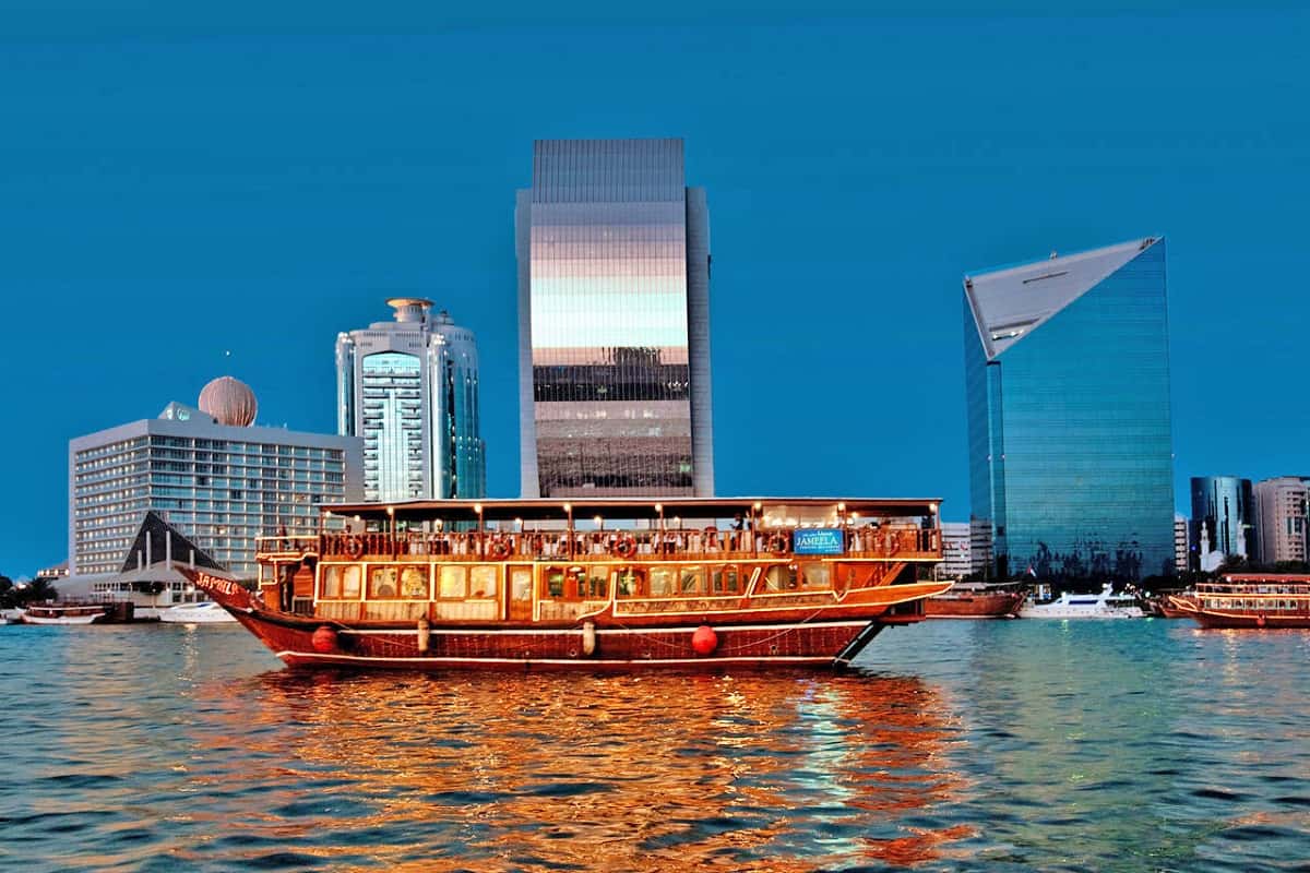 أهم وسائل النقل المائي دبي