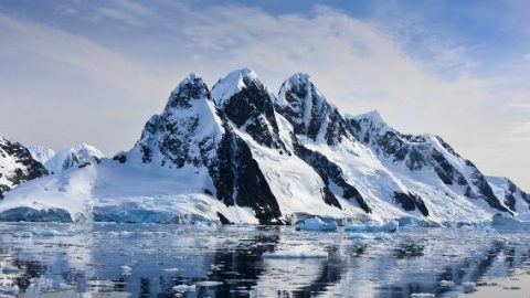 بالصور..انفصال جبل جليدي بحجم مدينة سيدني في أنتاركتيكا ..والخبراء: نتوقع حدوثه منذ 2015