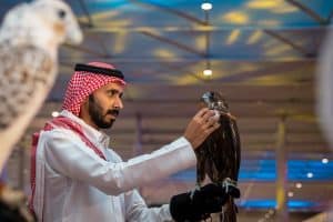 بالفيديو والصور..إقبال كثيف على معرض الصقور والصيد بموسم الرياض وتنظيمه رحلات إلى السودان بالفيديو والصور..إقبال كثيف على معرض الصقور والصيد بموسم الرياض وتنظيمه رحلات إلى السودان