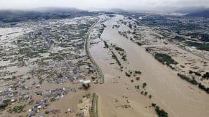إعصار هاغيبياس يُكبد اليابان خسائر فادحة في الأرواح والممتلكات وتحذيرات من الأسوأ 