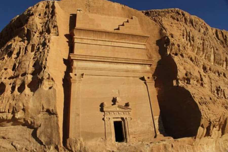 بالصور.. علماء يكتشفون آثار حضارة غامضة في السعودية