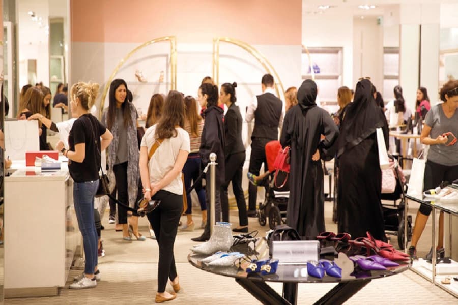 تخفيضات تصل إلى 75% خلال “ديوالي” بمراكز تسوق بدبي