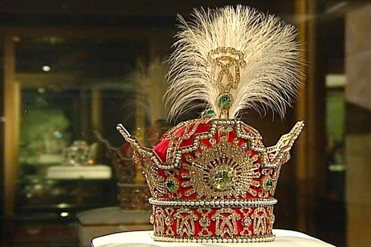 تفسير رؤية الملك في المنام ومصافحته