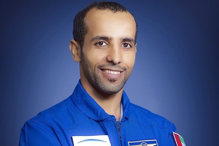 جامعة خليفة تمنح هزاع المنصوري الدكتوراه الفخرية