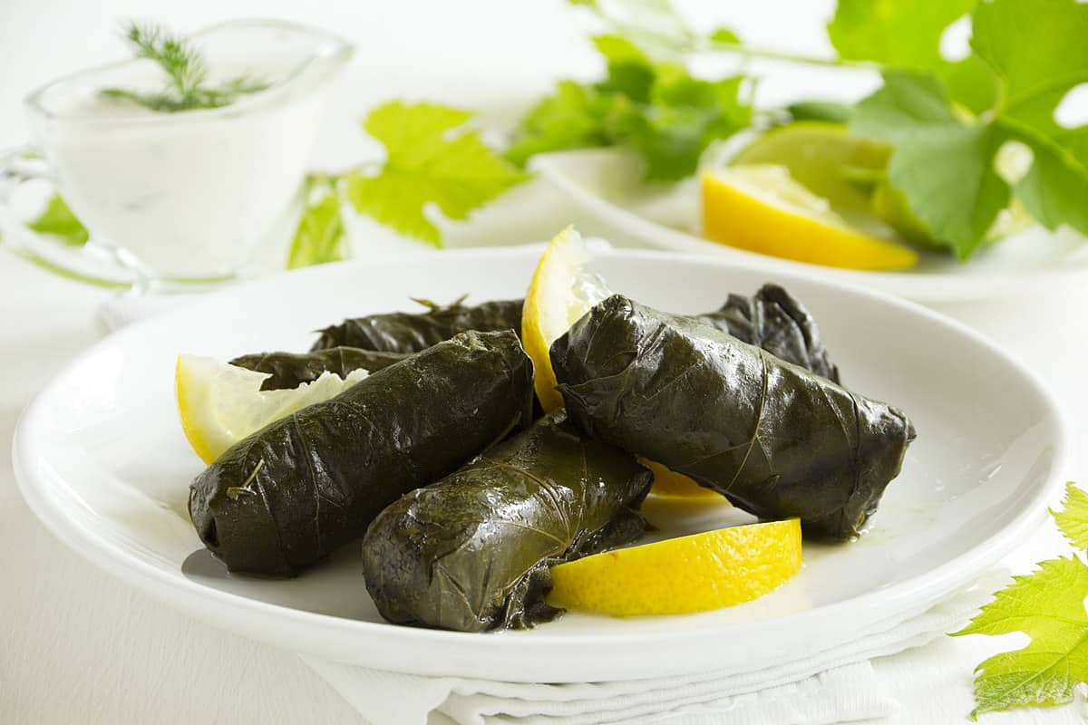 طريقة ورق العنب المحشي بالبيت مثل المحلات