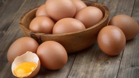 أهم فوائد البيض النيئ للصحة