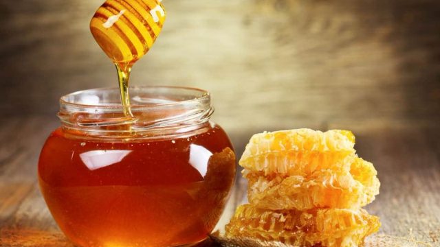 أهم فوائد العسل قبل النوم