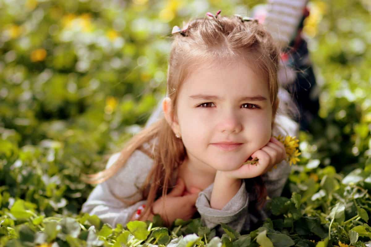 معنى اسم لميس