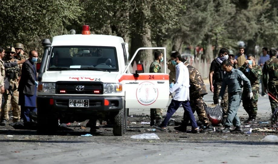 مقتل 26 شخصاً وإصابة العشرات في تفجير مسجد بأفغانستان