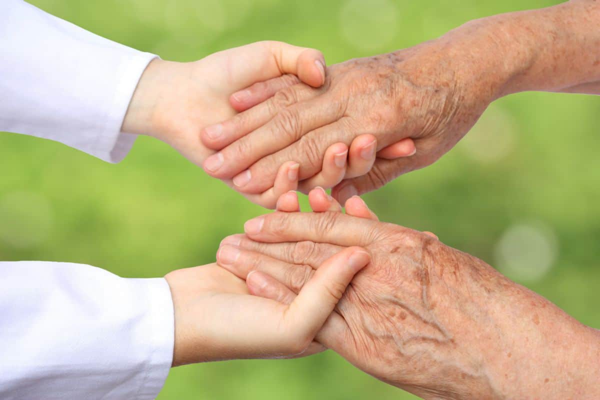 مقدمة اذاعة عن بر الوالدين