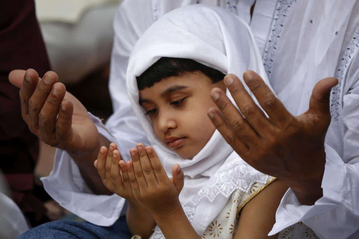 الدعاء للميت من السنة الصحيحة