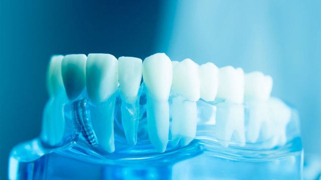 تفسير سقوط الاسنان في المنام للعزباء