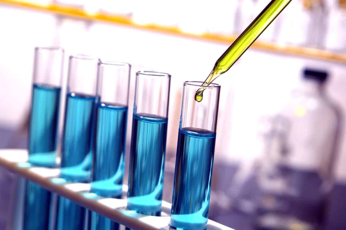 بحث عن علم الكيمياء وفروعه وأهم مفاهيمه