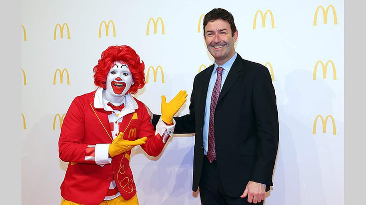 بسبب علاقة عاطفية.. ماكدونالدز تقيل مديرها التنفيذي
