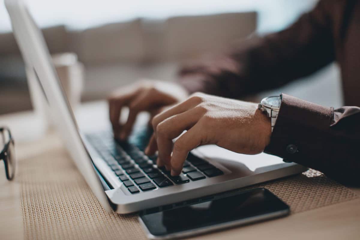 تجديد إقامة سائق خاص استعلام رسوم تجديد الإقامة أبشر