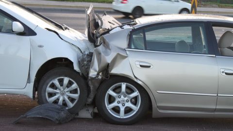 تفسير حادث سيارة في المنام لقريب واخ وصديق ومختلف الحالات