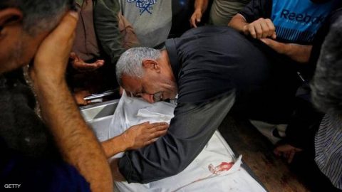 غارات إسرائيلية جديدة تقتل الفلسطينيين بغزة