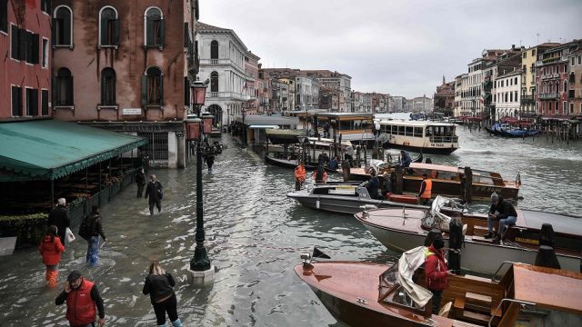 غرق 90% من مدينة فينيسيا الإيطالية بسبب الفيضانات