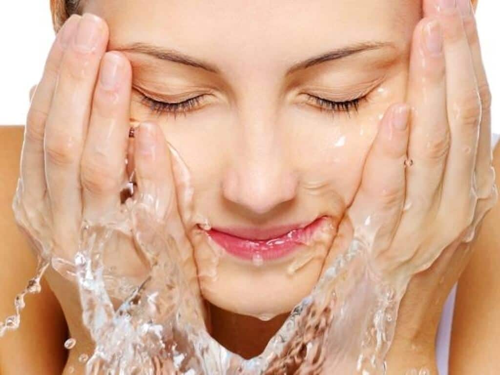 فوائد البخار للوجه ونضارته