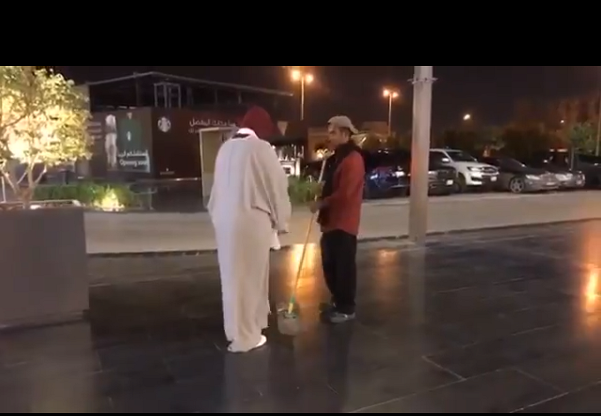 هاشتاق فتاه تمثل معنى العطاء في ترند السعودية