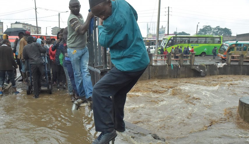 غرق 132 شخصا ونزوح 17 ألف آخرين في فيضانات بكينيا