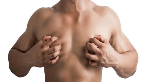 اعراض واسباب التثدي عند الرجال وعلاجه