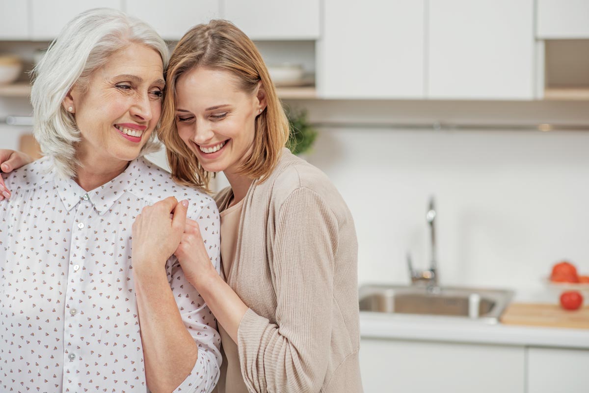 تفسير رؤية امي في المنام بمختلف الحالات