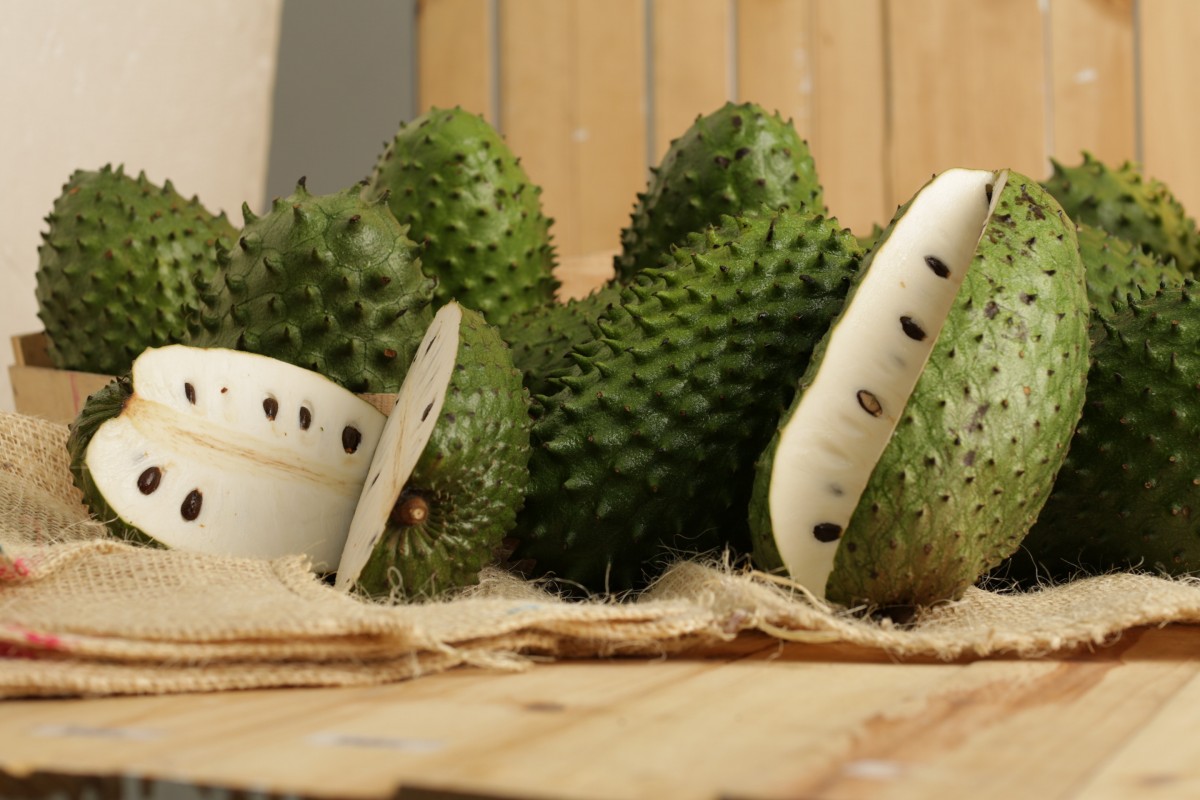 فوائد فاكهة القشطة الطازجة