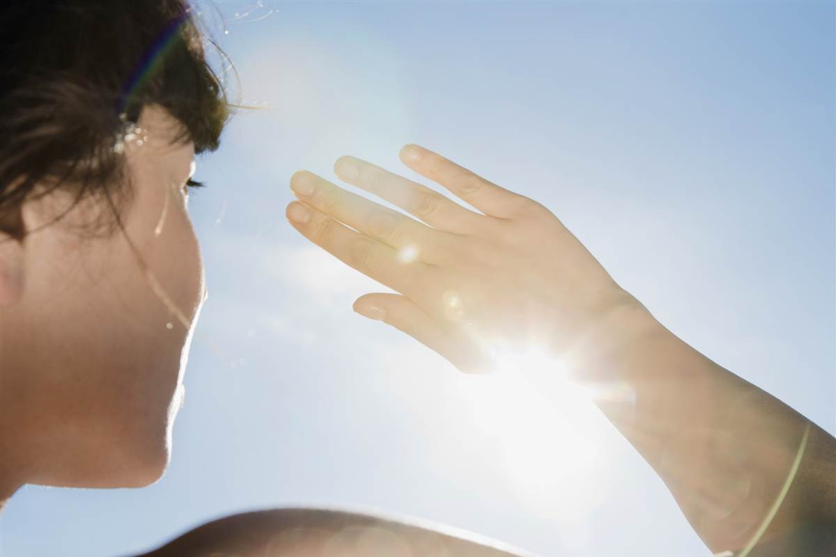 ما هو الوقت المناسب للوقوف تحت الشمس في الصيف من اجل فيتامين د